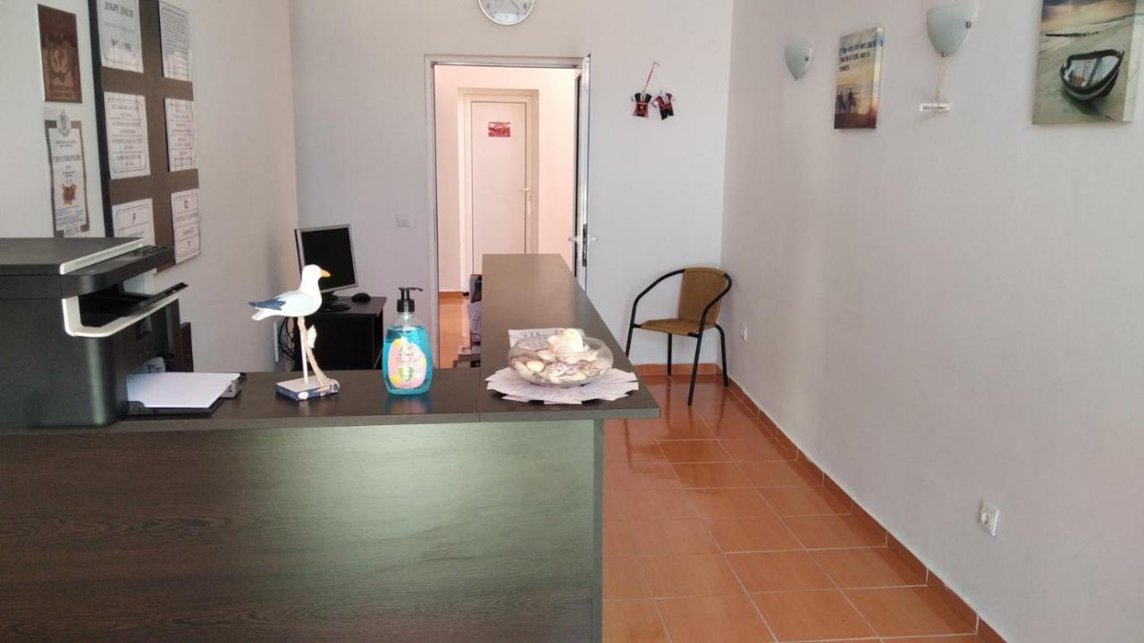 Guest Rooms Venera Primorsko Bagian luar foto