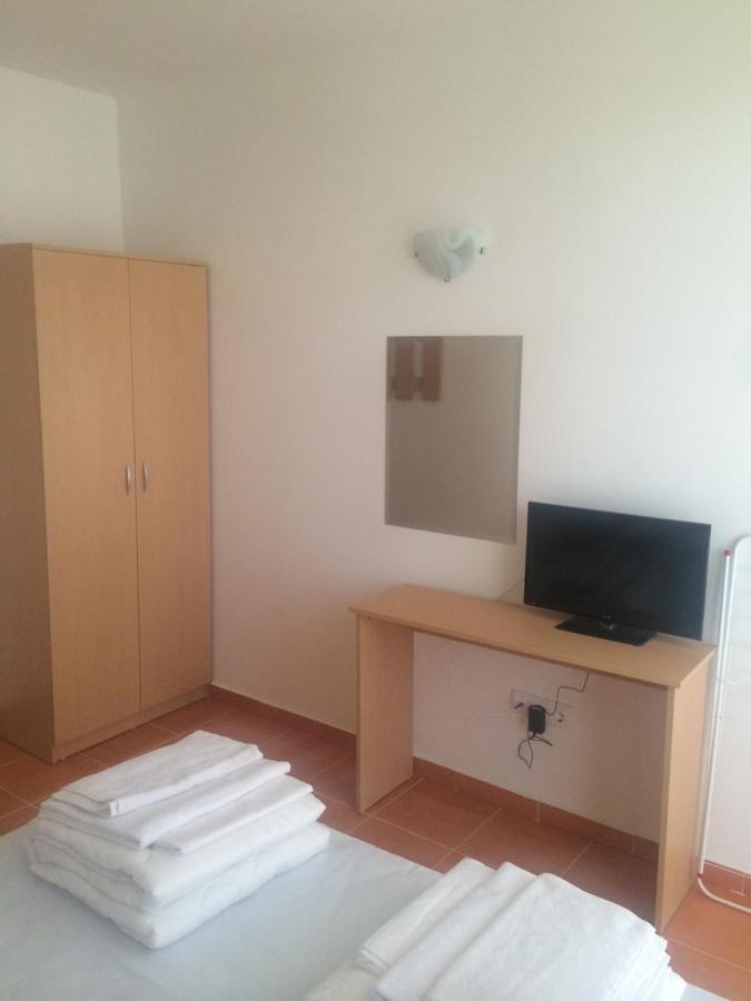 Guest Rooms Venera Primorsko Bagian luar foto